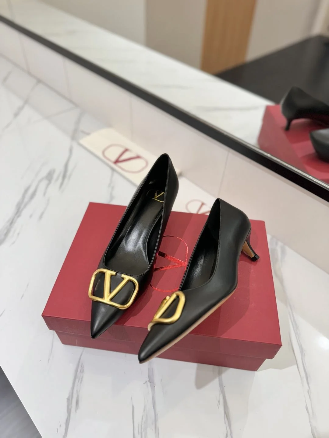 Durable Valentino Heeled Shoes 36189