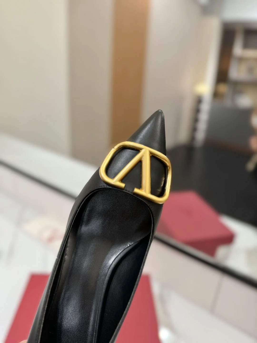 Durable Valentino Heeled Shoes 36189
