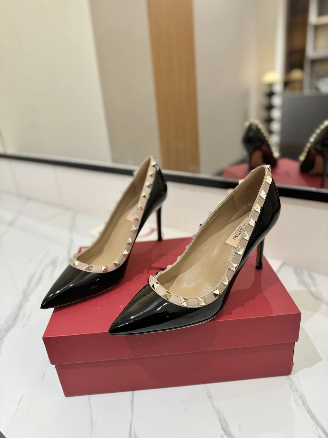 Neat Valentino Heeled Shoes 36194