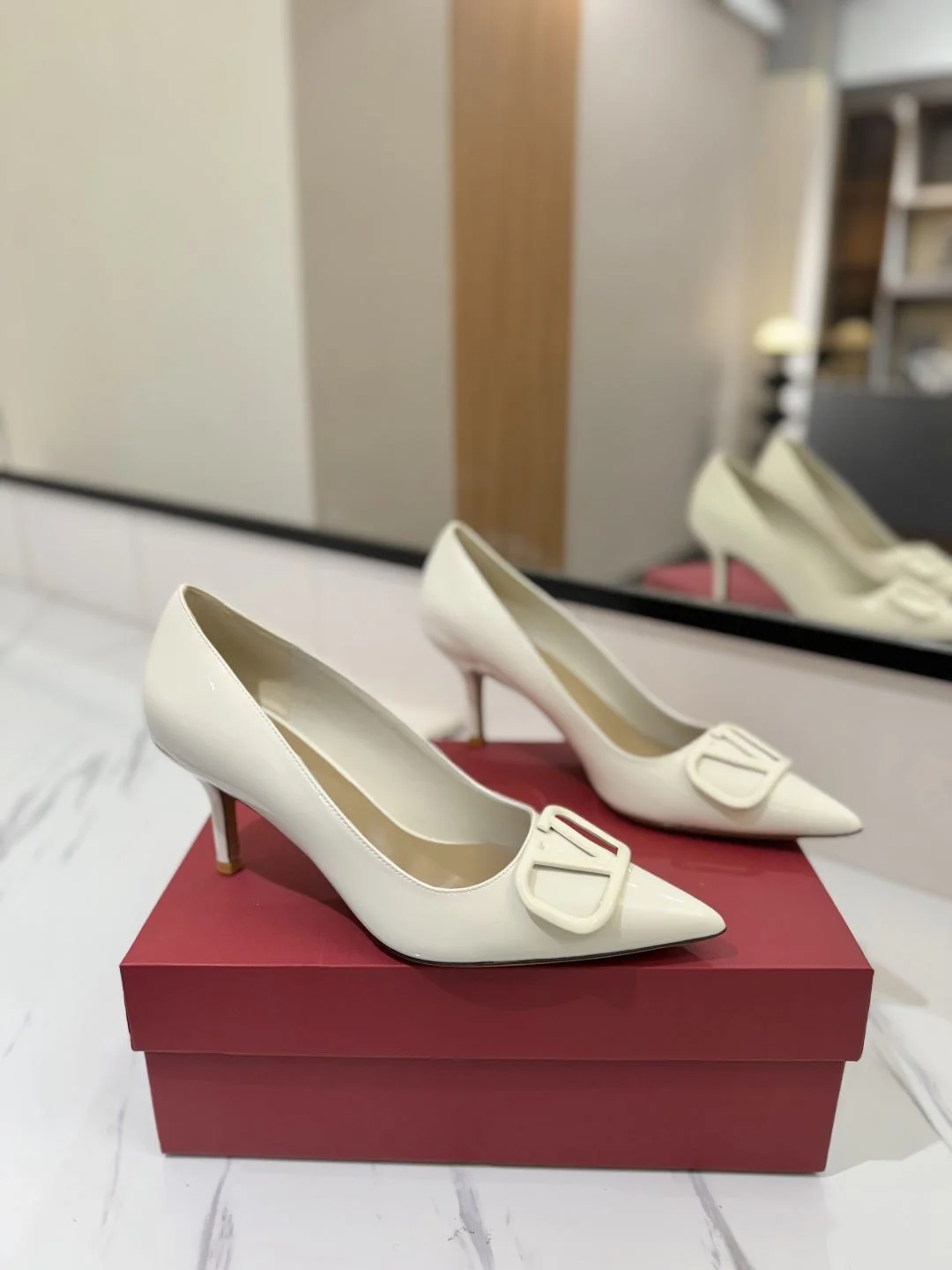 HighPerformance Valentino Heeled Shoes 36200