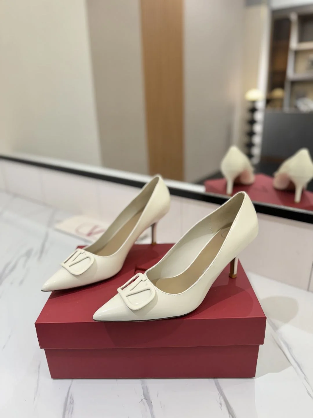 HighPerformance Valentino Heeled Shoes 36200