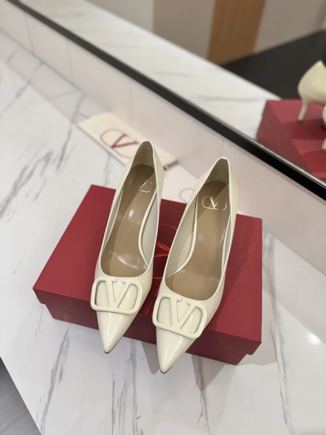 HighPerformance Valentino Heeled Shoes 36200