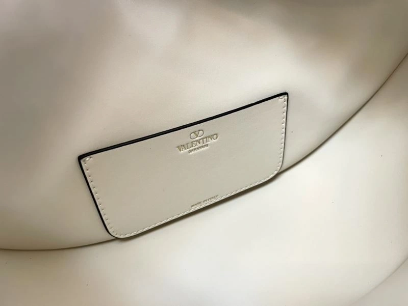 Resilient Valentino Hobo Bags 60067