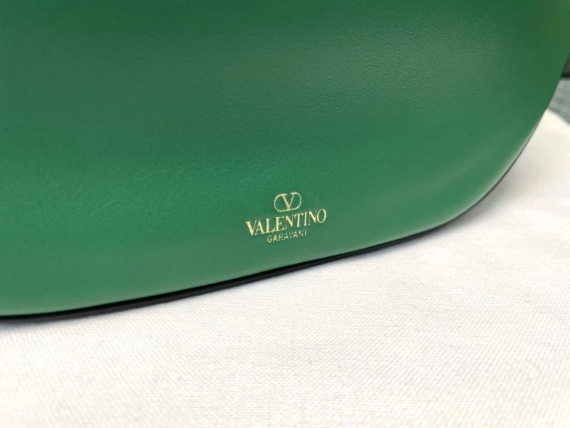 Resilient Valentino Hobo Bags 60016