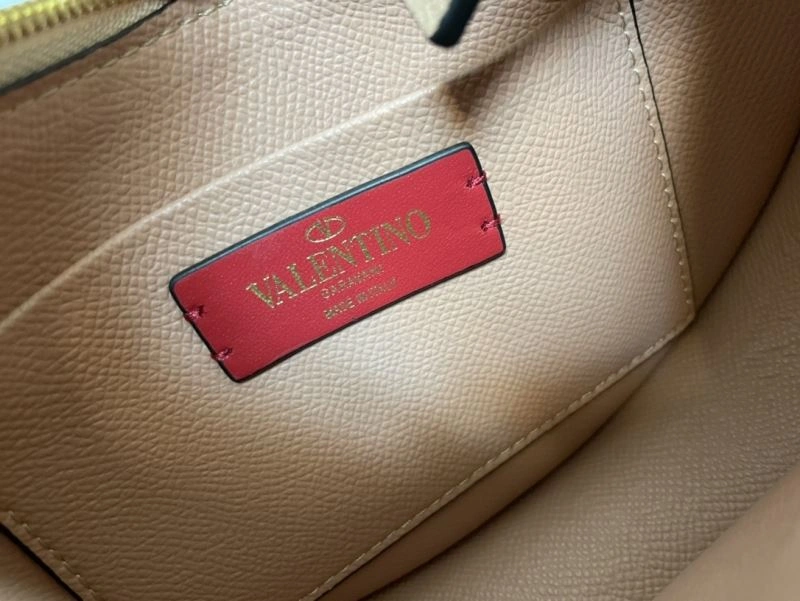 Valentino Hobo Bags Snug 60050