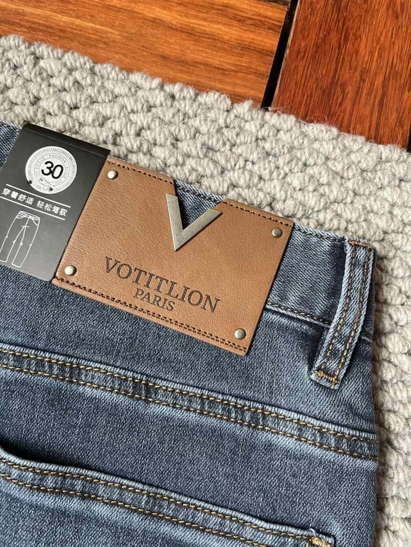 Valentino Jeans Lightweight 174856