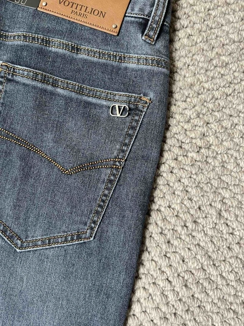 Valentino Jeans Lightweight 174856