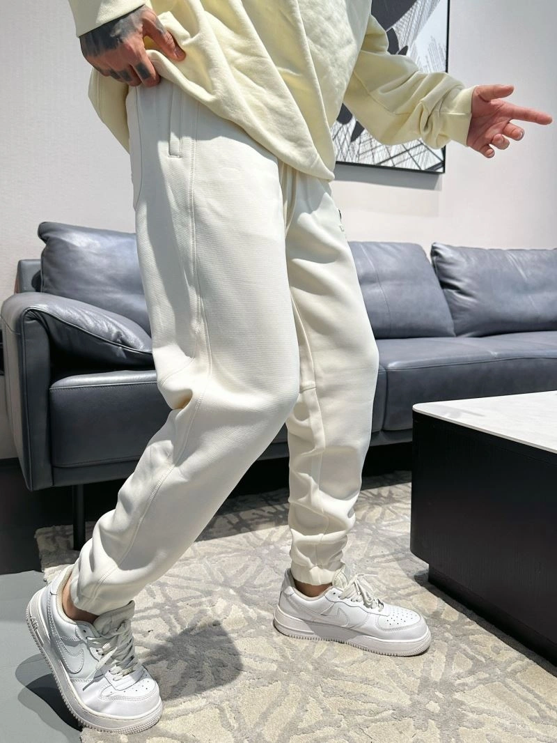 Valentino Long Pants TimelessDesign 174682