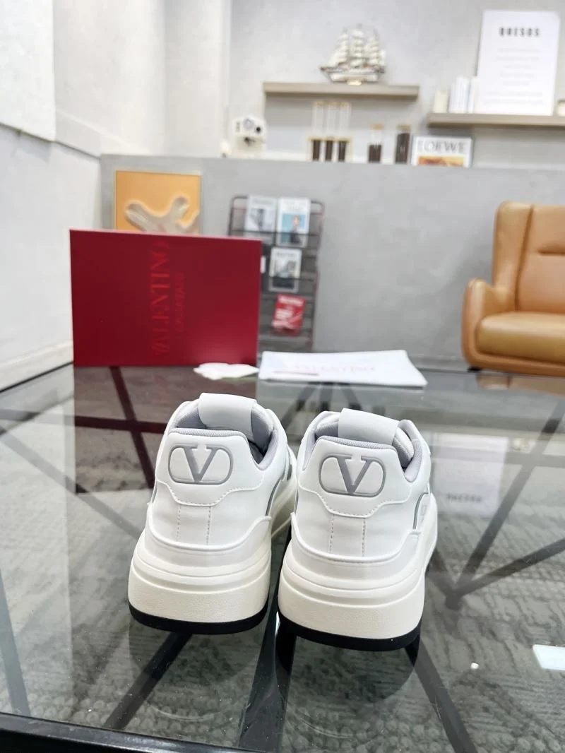 WeatherProof Valentino Low Shoes 35853