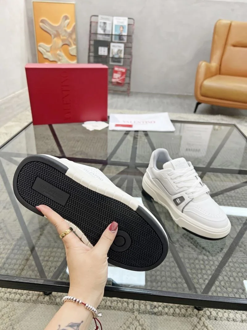 WeatherProof Valentino Low Shoes 35853