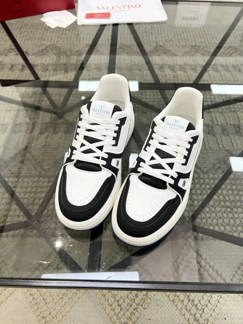 Lightweight Valentino Low Shoes 35856