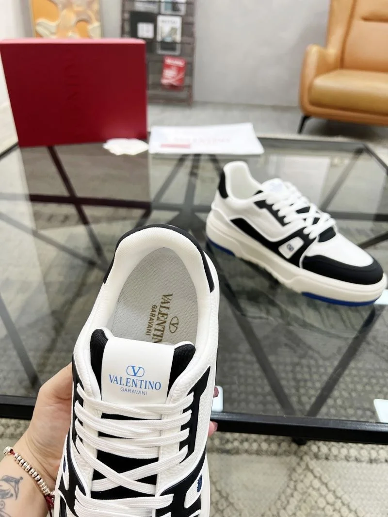 Lightweight Valentino Low Shoes 35856