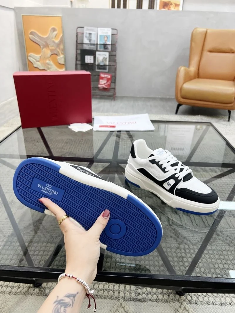 Lightweight Valentino Low Shoes 35856