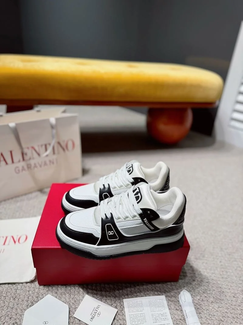 WeatherProof Valentino Low Shoes 35837