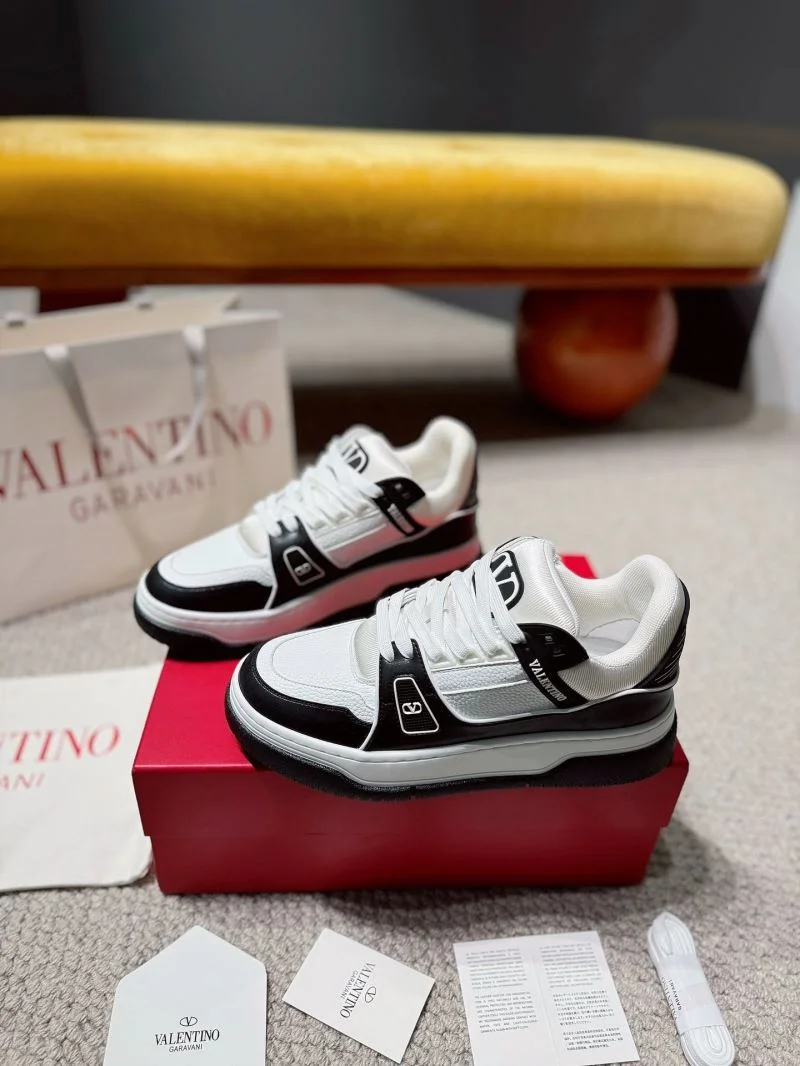 WeatherProof Valentino Low Shoes 35837