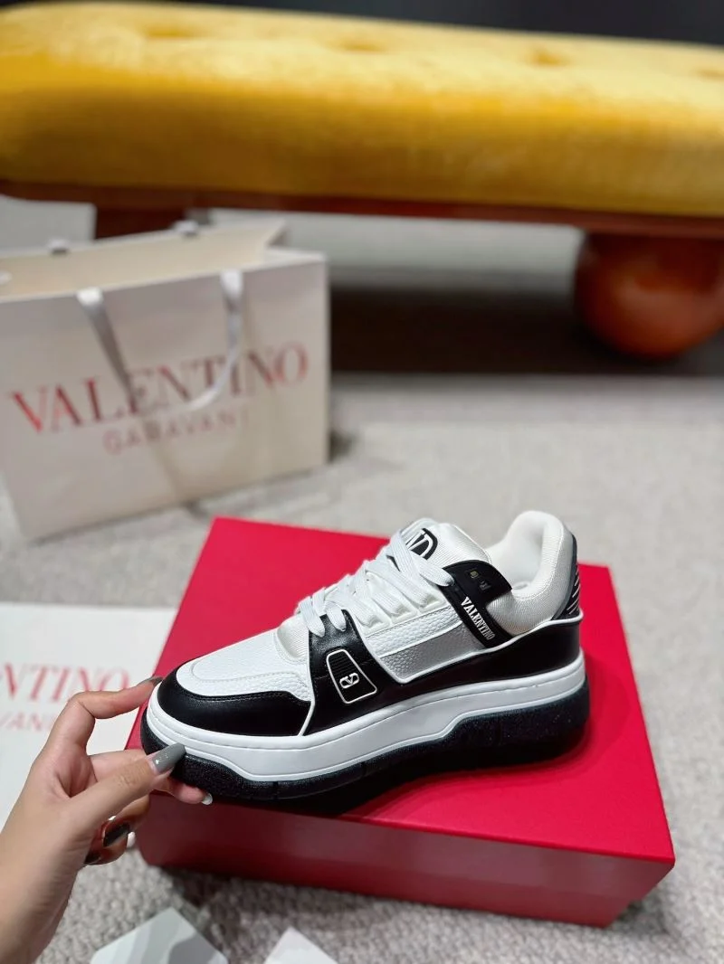 WeatherProof Valentino Low Shoes 35837