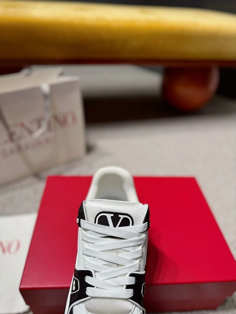 WeatherProof Valentino Low Shoes 35837