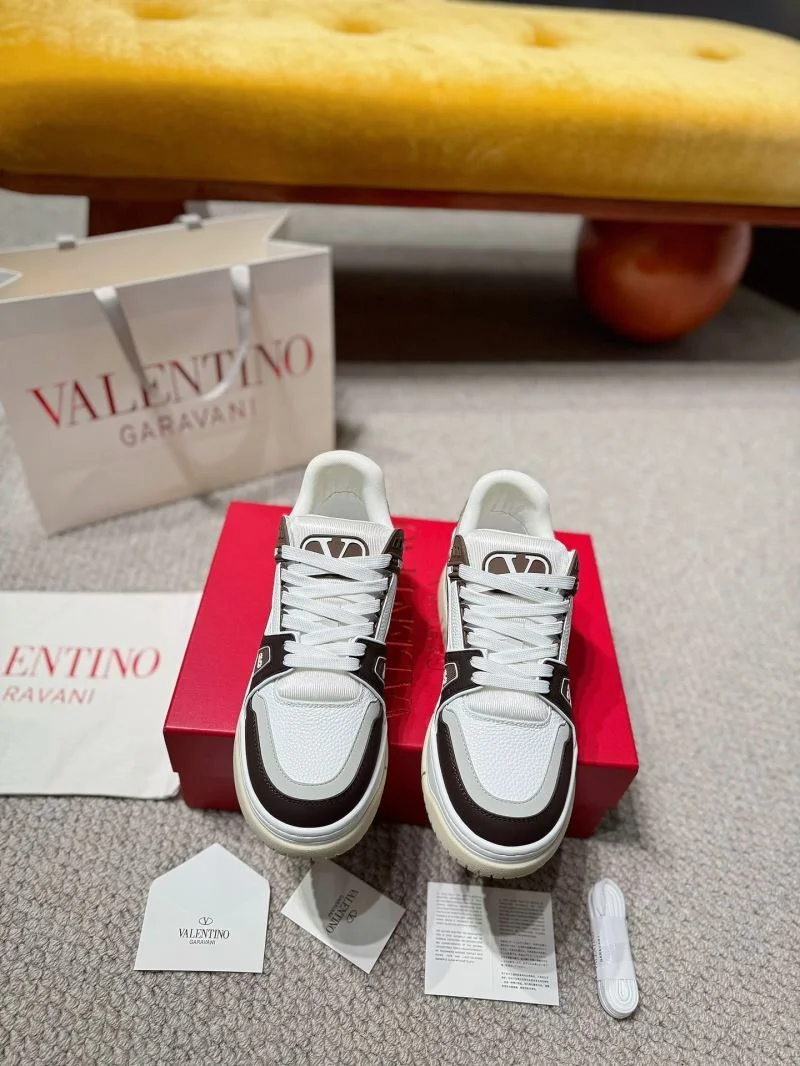 Effortless Valentino Low Shoes 35838
