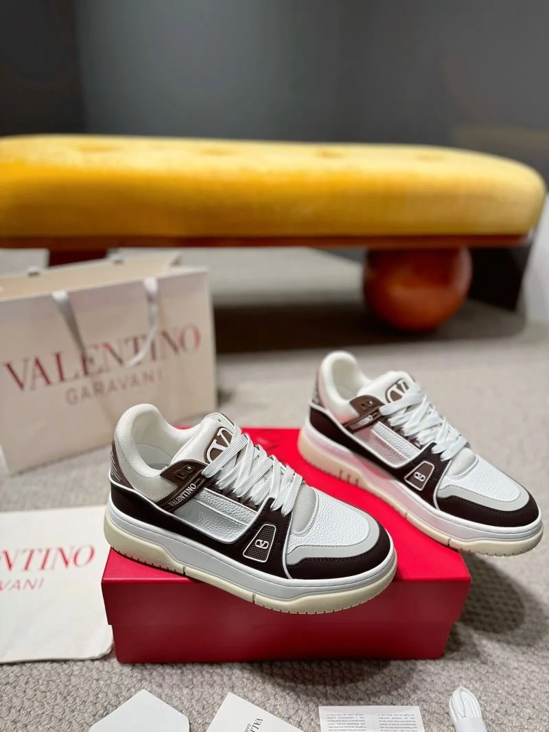Effortless Valentino Low Shoes 35838