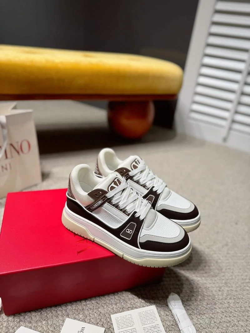 Effortless Valentino Low Shoes 35838