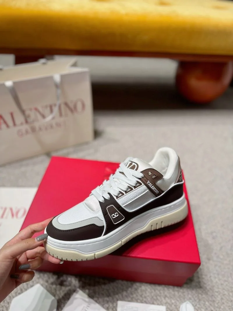 Effortless Valentino Low Shoes 35838