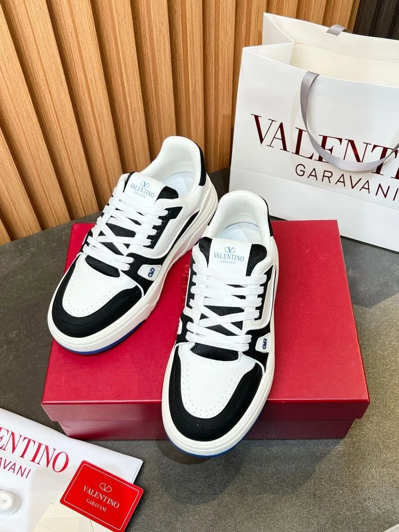Vibrant Valentino Low Shoes 35836