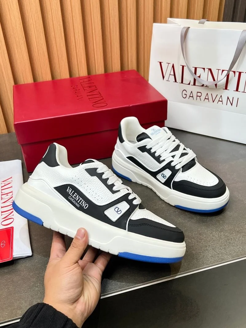Vibrant Valentino Low Shoes 35836