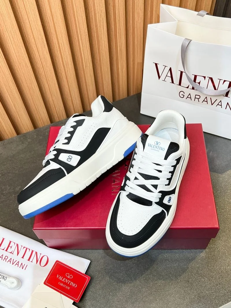 Vibrant Valentino Low Shoes 35836