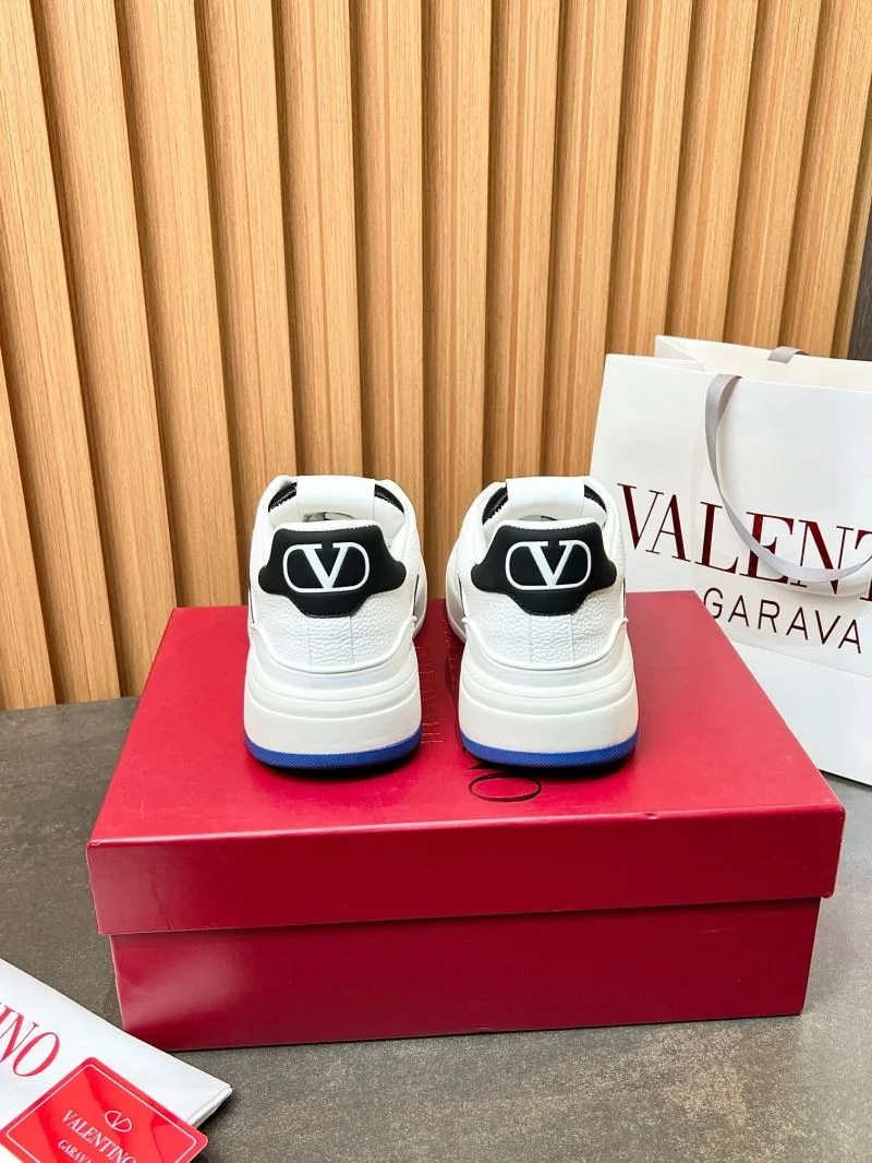 Vibrant Valentino Low Shoes 35836