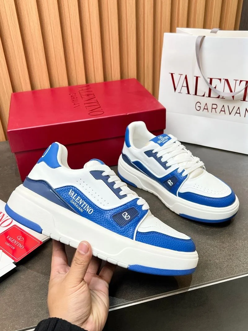 Vibrant Valentino Low Shoes 35832