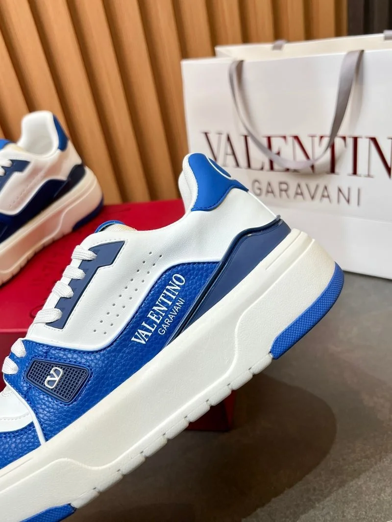 Vibrant Valentino Low Shoes 35832