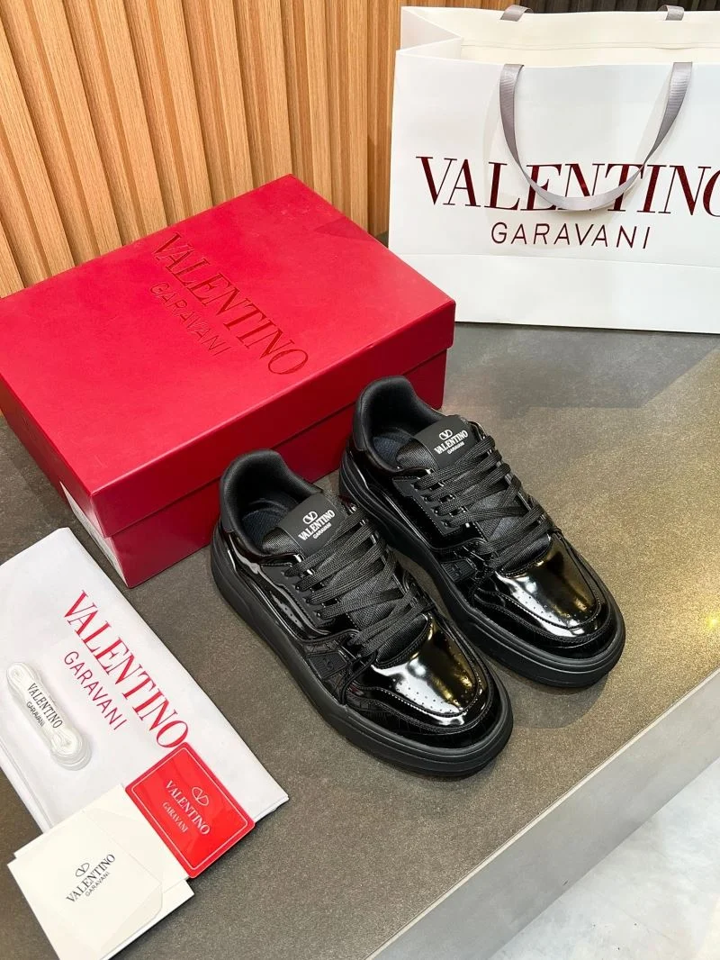 Valentino Low Shoes ComfortFit 35828