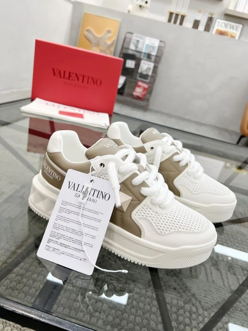 Classic Valentino Low Shoes 35823