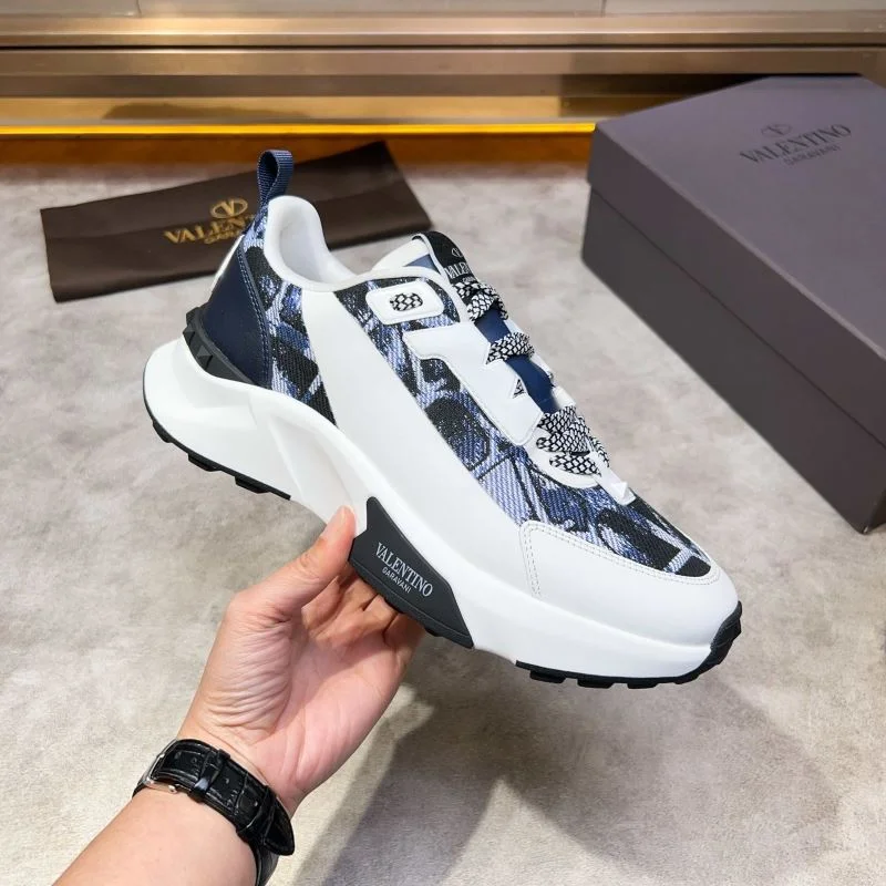 Valentino Low Shoes WaterResistant 35813