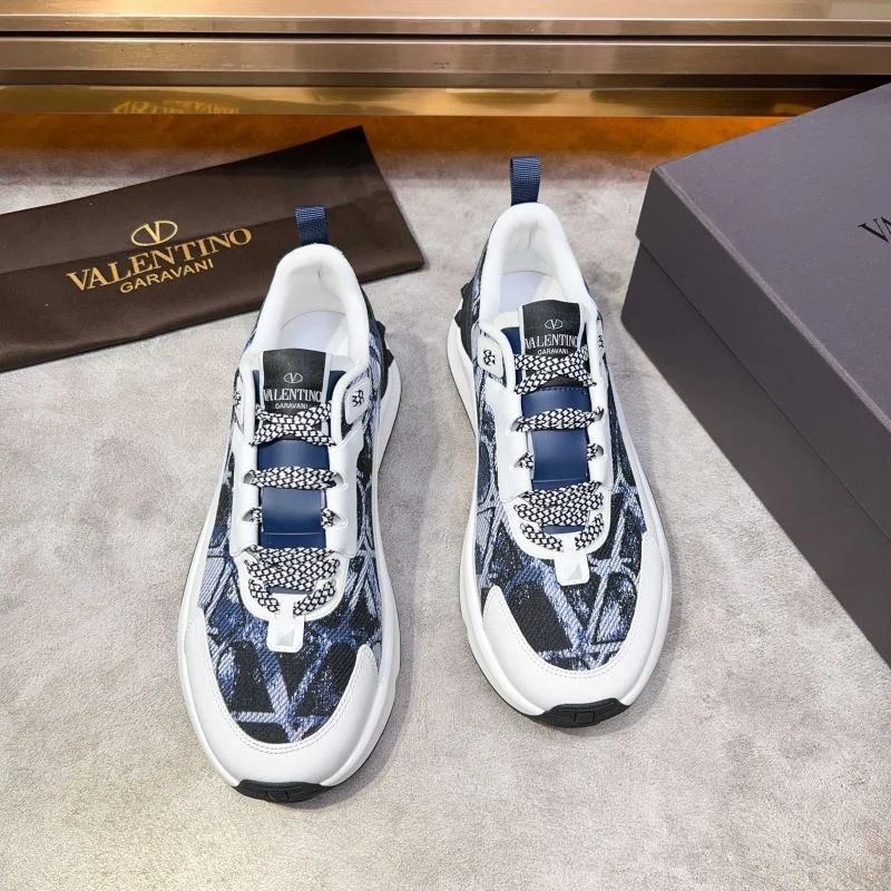 Valentino Low Shoes WaterResistant 35813