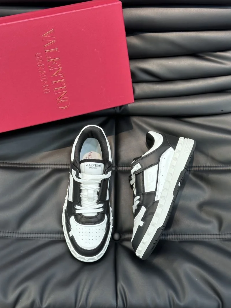 WaterResistant Valentino Low Shoes 35821