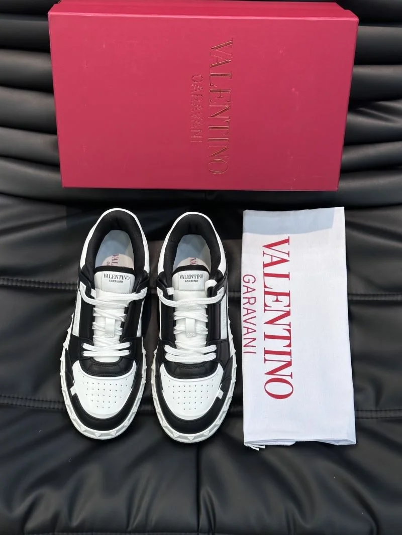 WaterResistant Valentino Low Shoes 35821