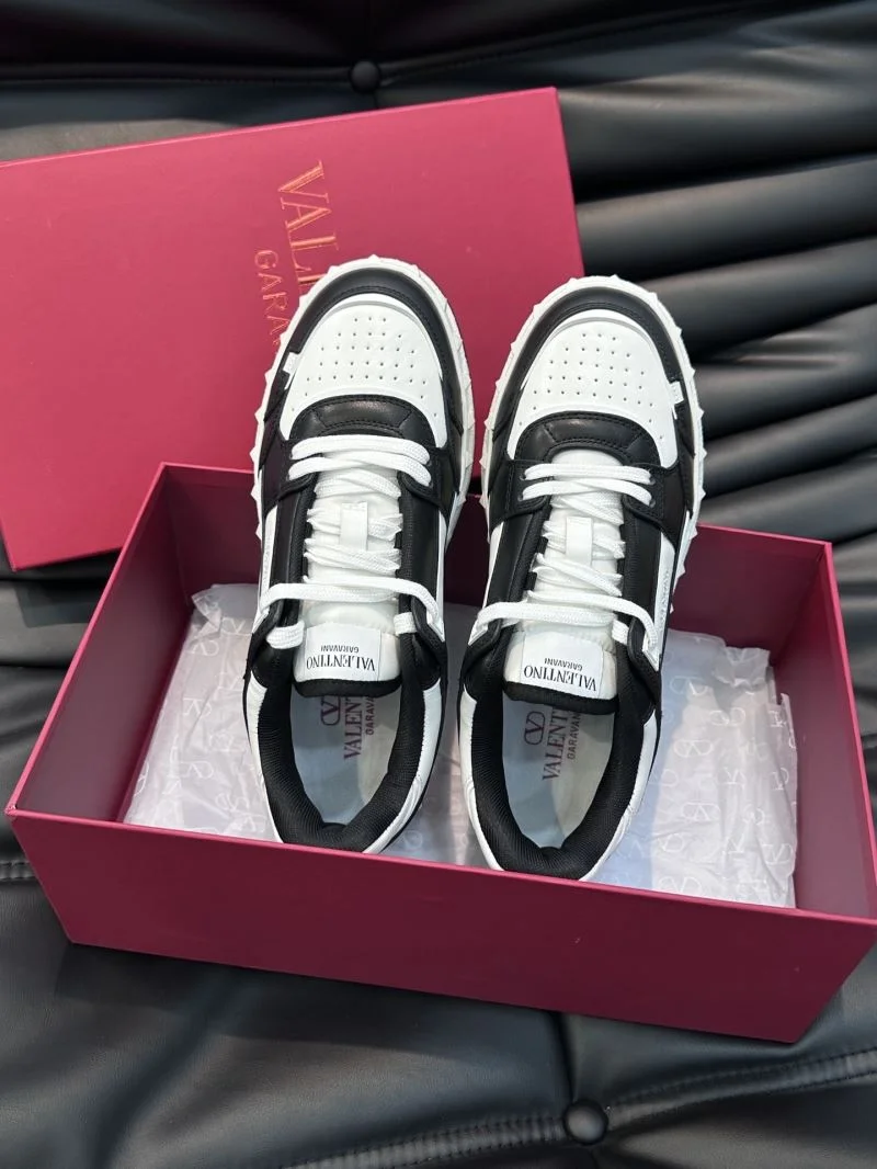 WaterResistant Valentino Low Shoes 35821