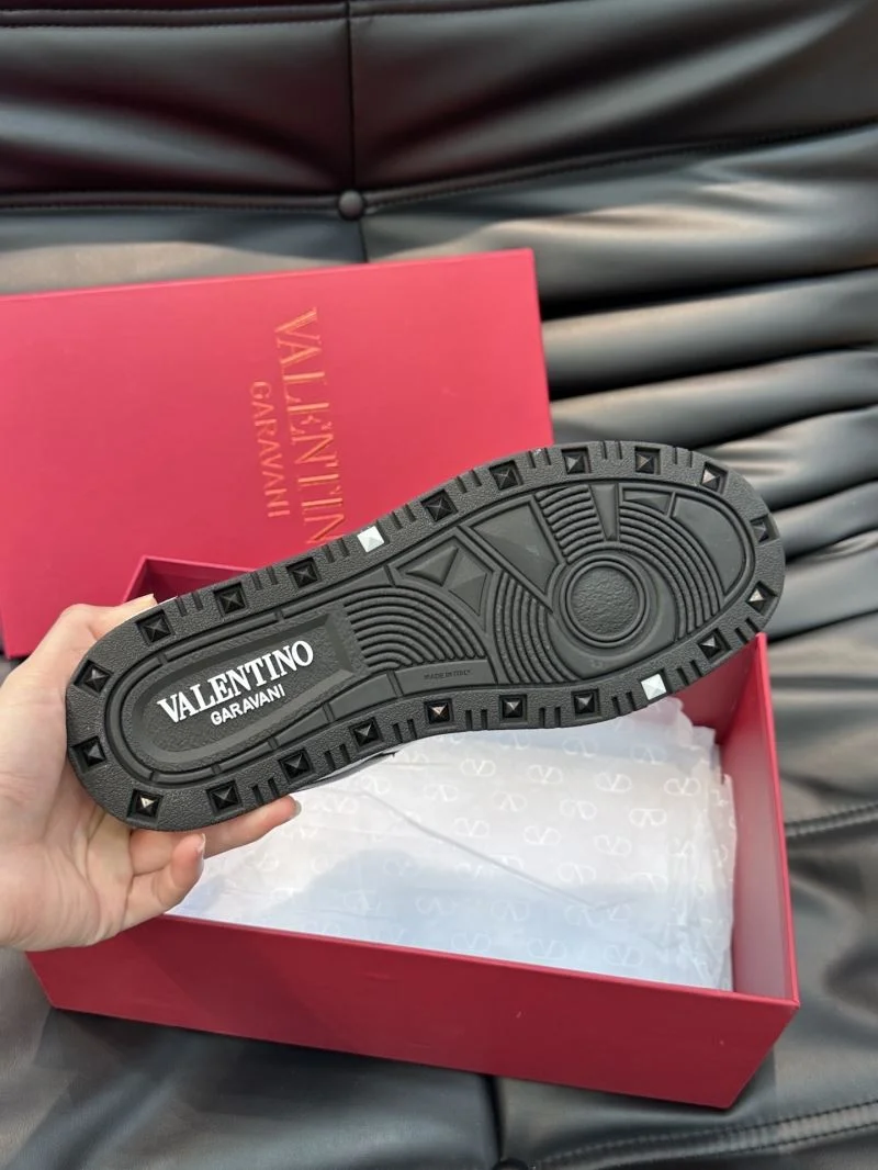 WaterResistant Valentino Low Shoes 35821