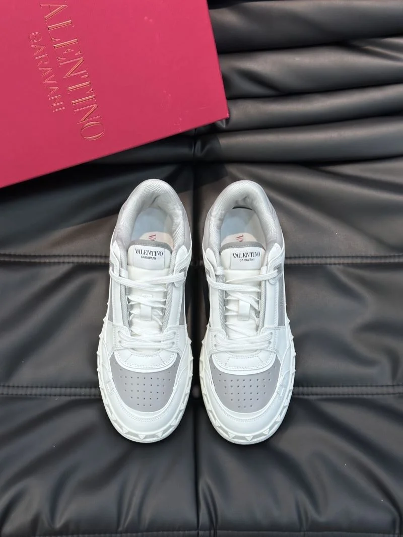 RelaxedFit Valentino Low Shoes 35818