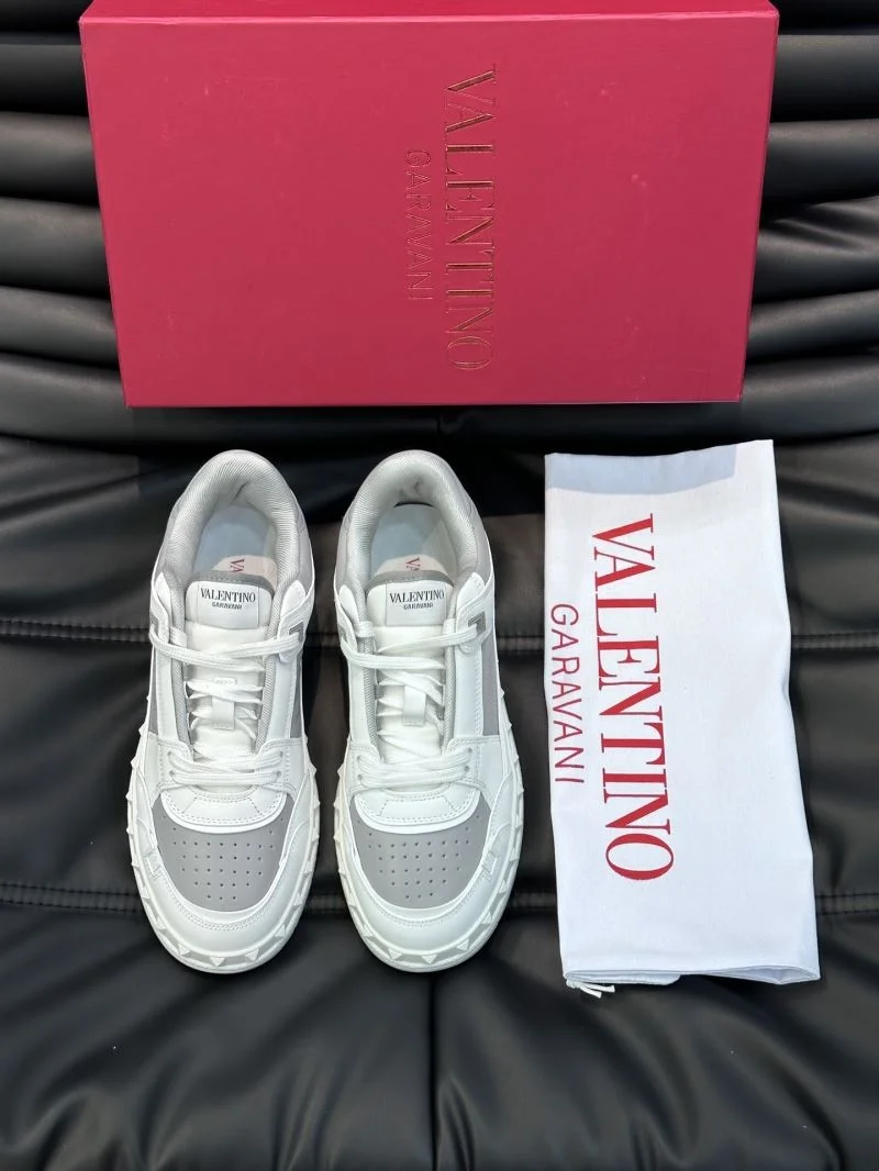 RelaxedFit Valentino Low Shoes 35818