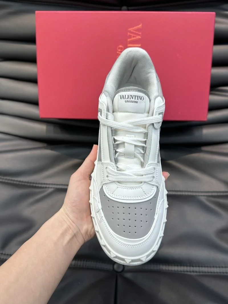 RelaxedFit Valentino Low Shoes 35818