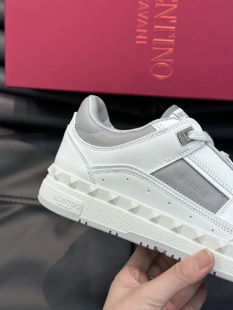 RelaxedFit Valentino Low Shoes 35818