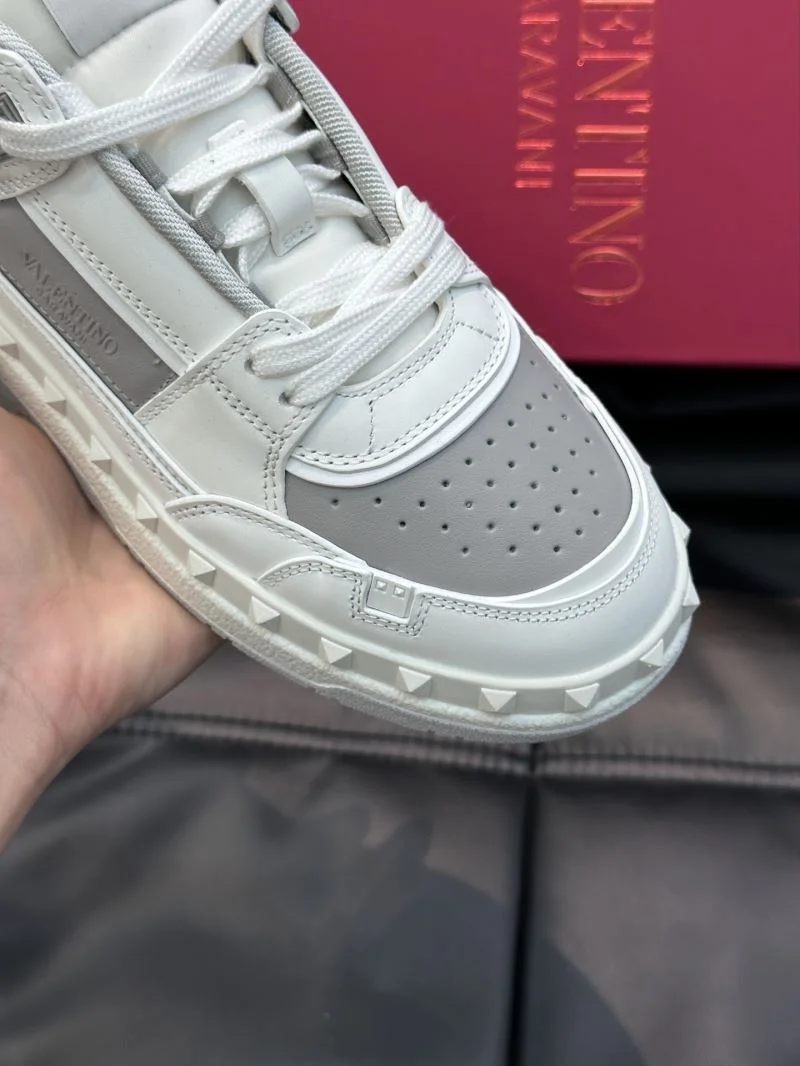 RelaxedFit Valentino Low Shoes 35818