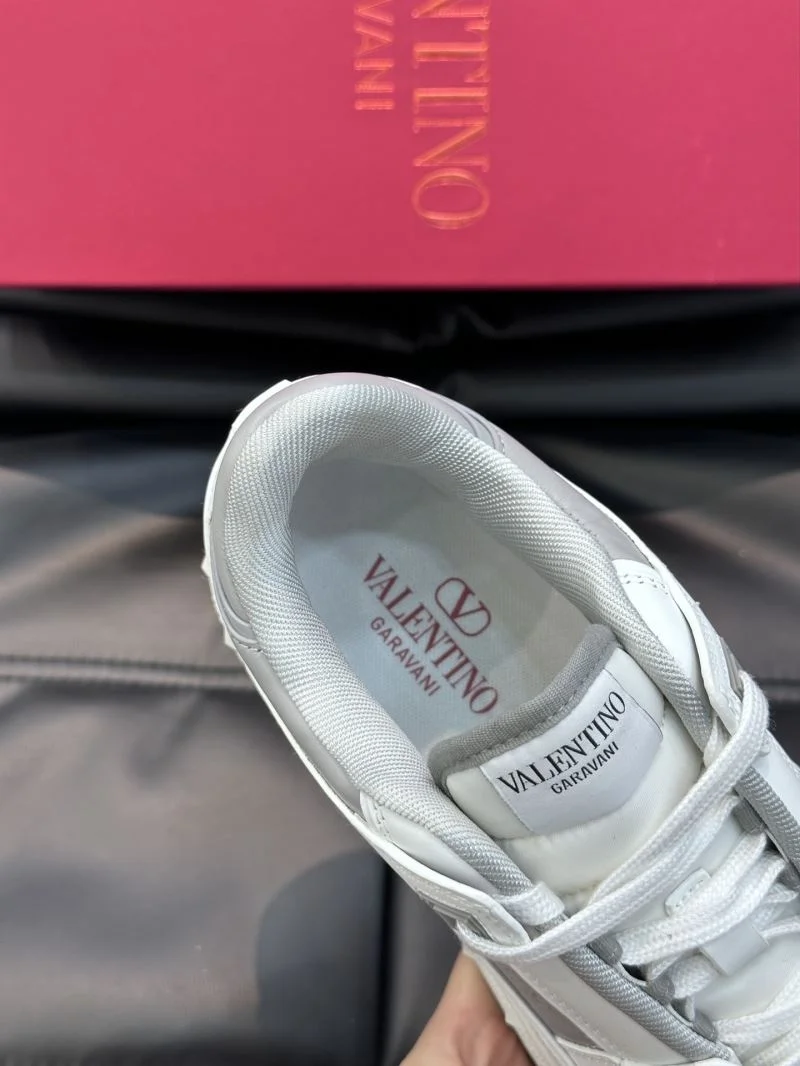 RelaxedFit Valentino Low Shoes 35818