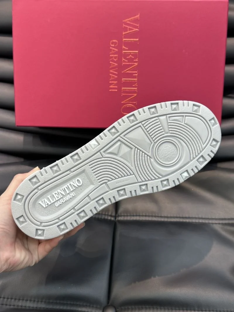 RelaxedFit Valentino Low Shoes 35818