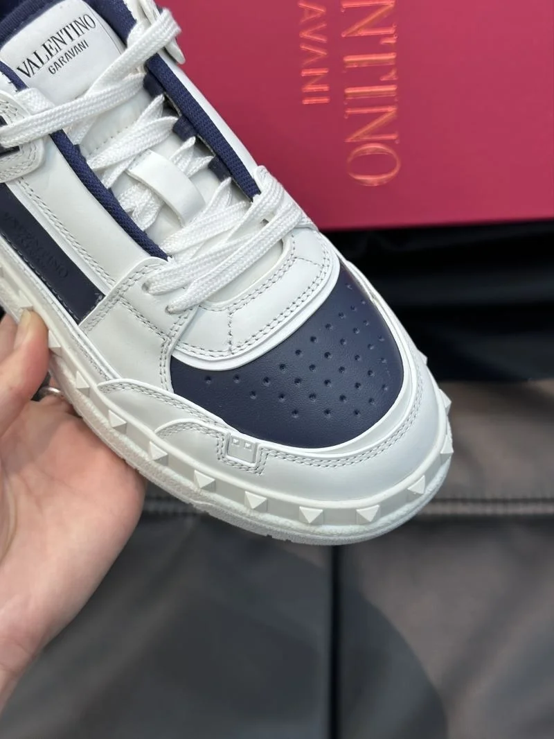 Valentino Low Shoes SmoothTexture 35815