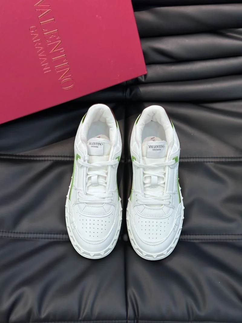 Practical Valentino Low Shoes 35810