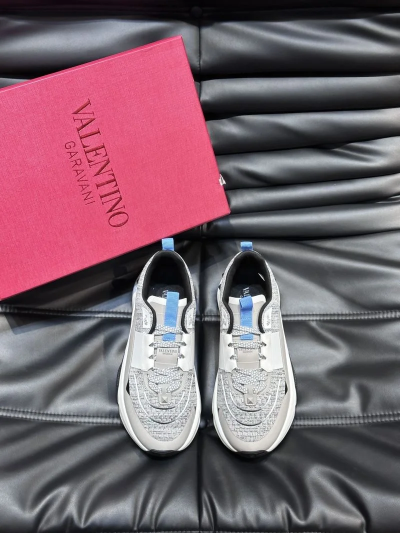 Minimalist Valentino Low Shoes 35806