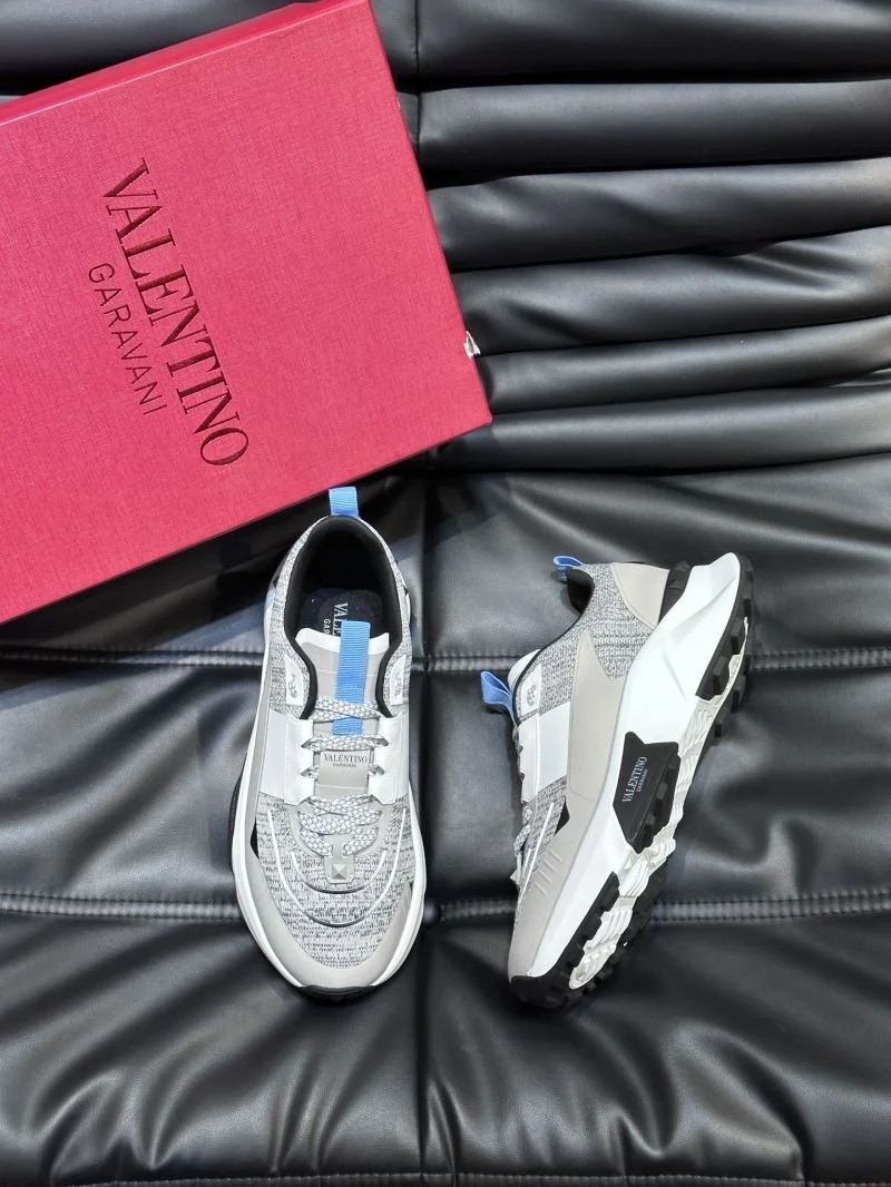 Minimalist Valentino Low Shoes 35806
